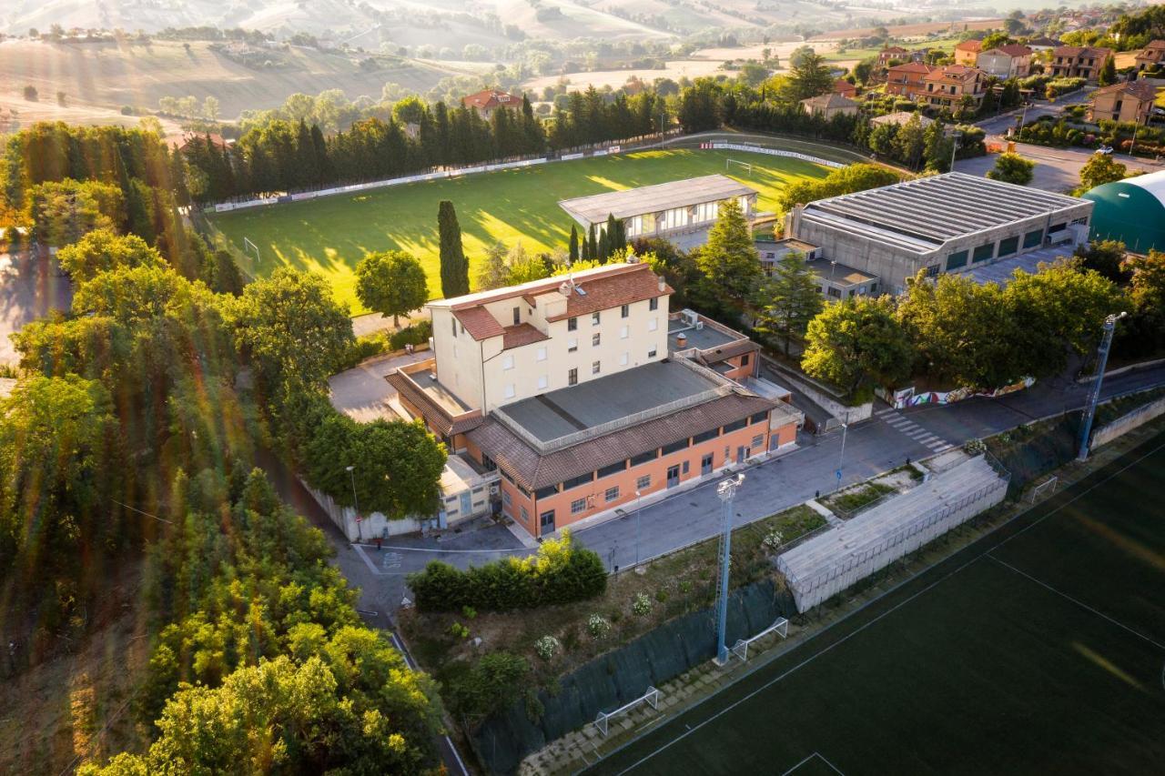 Hotel Ostello Settecolli Sport Filottrano Buitenkant foto