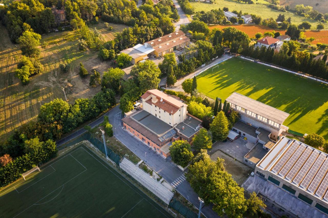 Hotel Ostello Settecolli Sport Filottrano Buitenkant foto