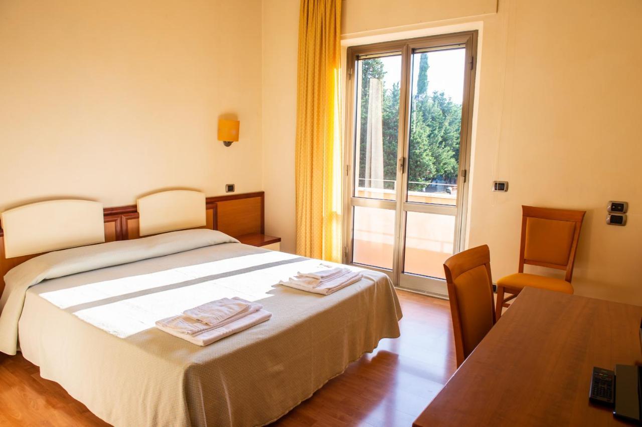 Hotel Ostello Settecolli Sport Filottrano Buitenkant foto