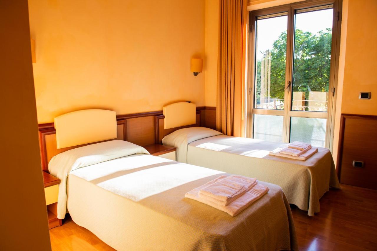 Hotel Ostello Settecolli Sport Filottrano Buitenkant foto