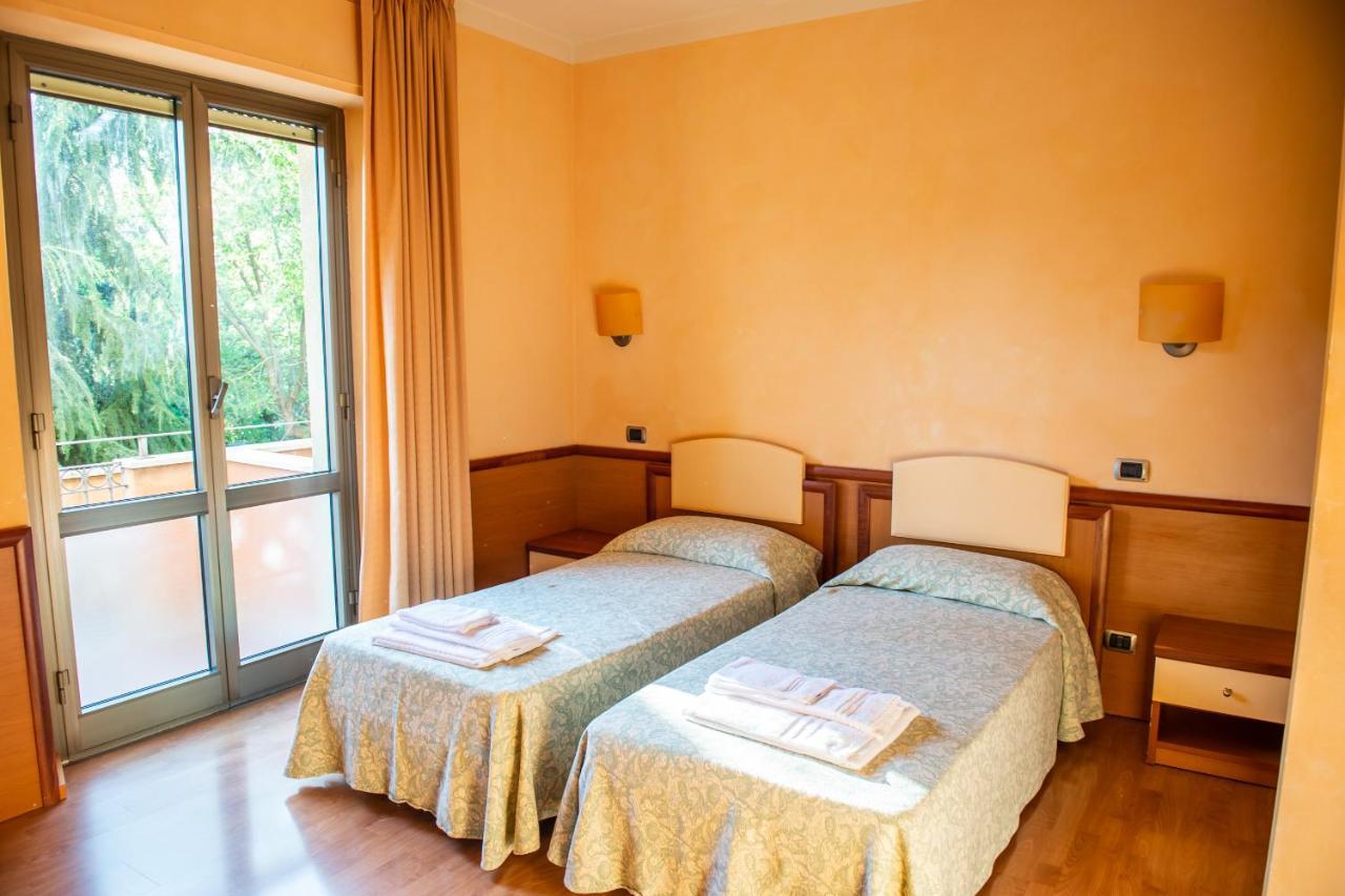 Hotel Ostello Settecolli Sport Filottrano Buitenkant foto